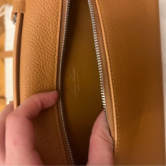 Loro Piana Tan Crossbody Bag with Minimalist Design - Picture 5 of 6